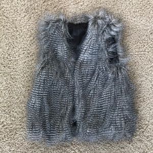 Faux Fur Vest ⭐️⭐️⭐️